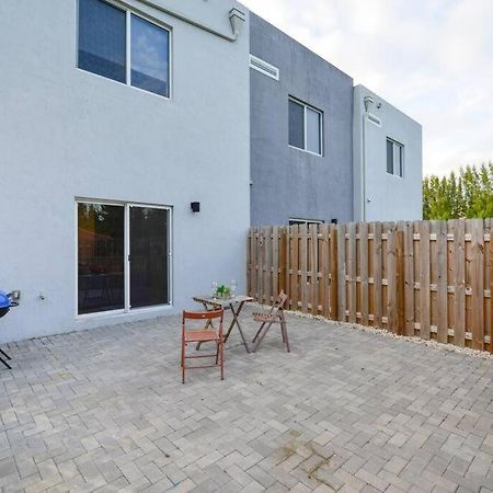 Willa Amazing Town House 15 Min From The Beach Wfree Parking Miami Zewnętrze zdjęcie