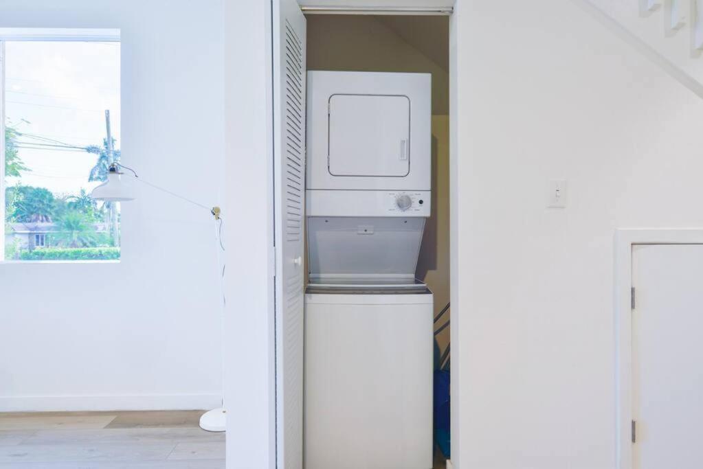 Willa Amazing Town House 15 Min From The Beach Wfree Parking Miami Zewnętrze zdjęcie